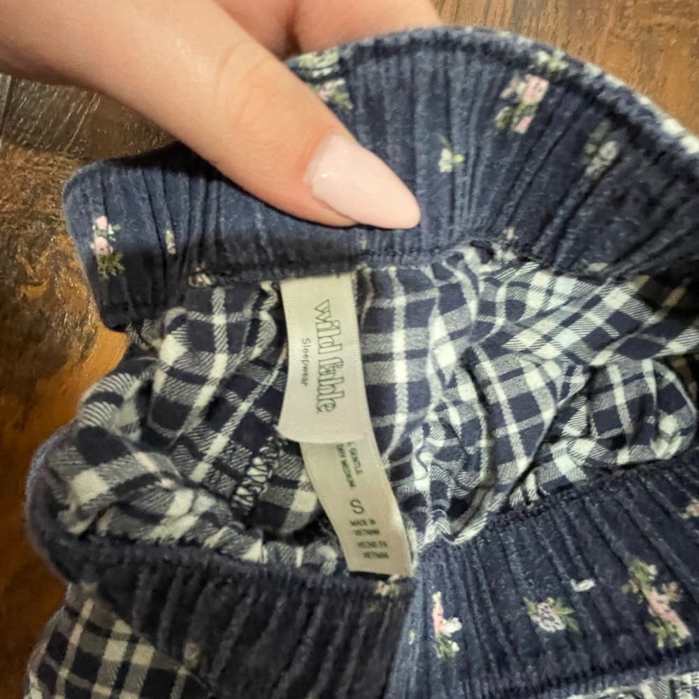 Wild Fable Navy and White Checkered Sorts
